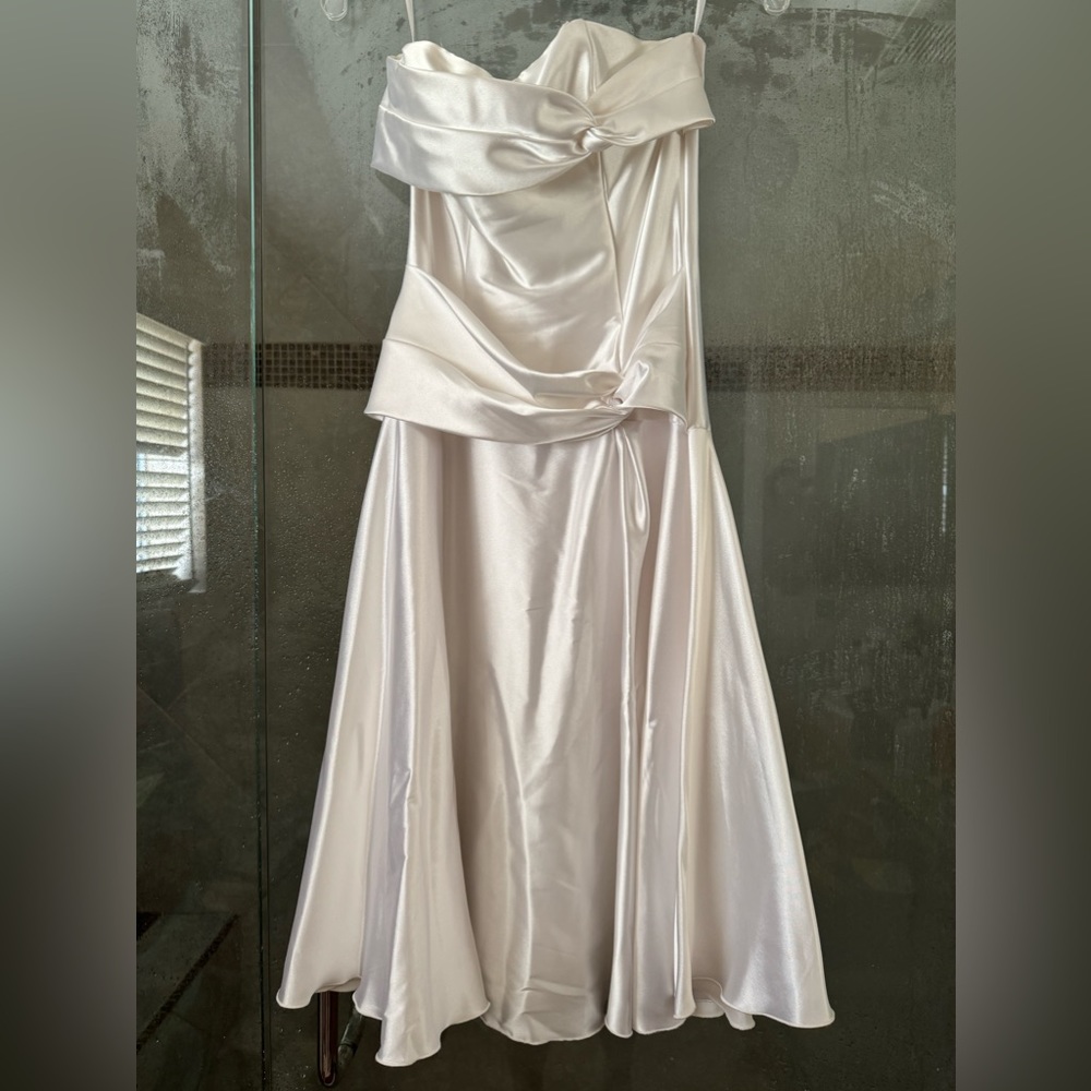 Jessica McClintock cream color mid length dress size 4